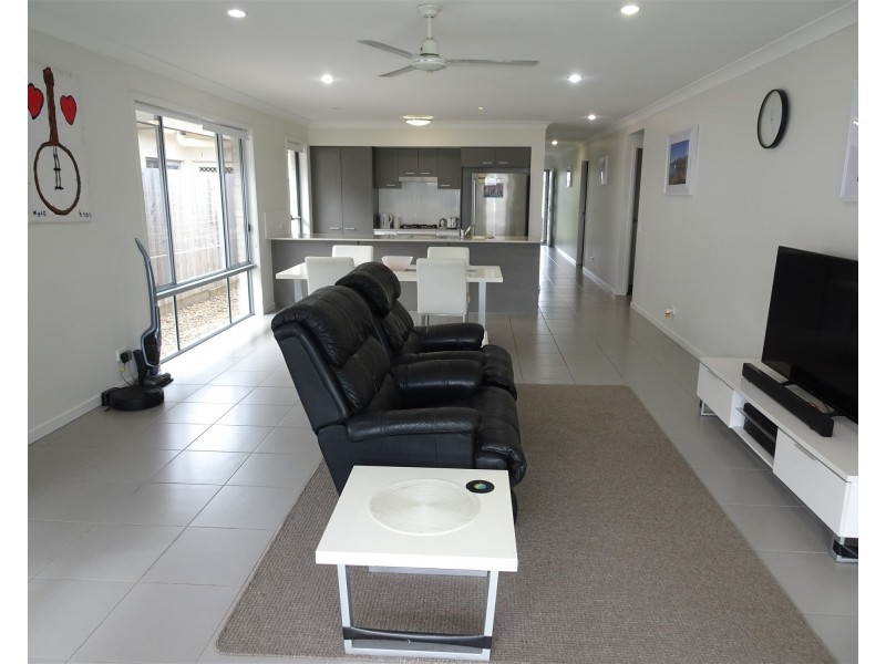 90 Brookside Circuit, Ormeau QLD 4208