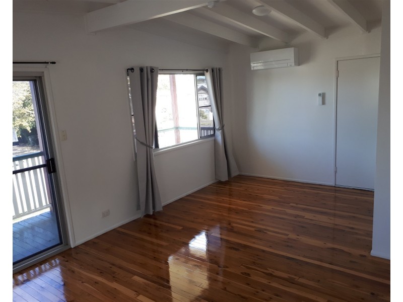 61 Connaught Street, Sandgate QLD 4017