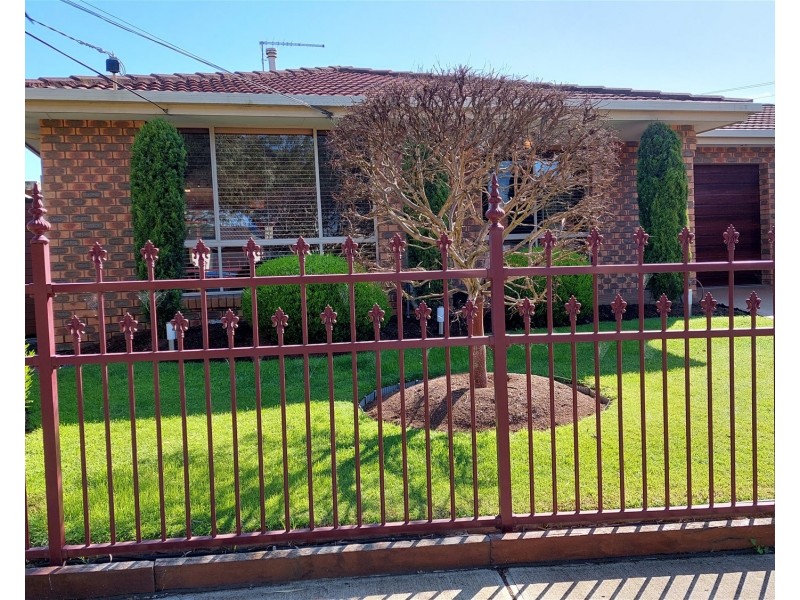 10 Terront Court, Deer Park VIC 3023