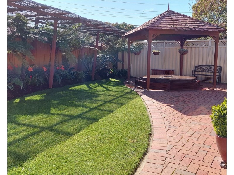 10 Terront Court, Deer Park VIC 3023