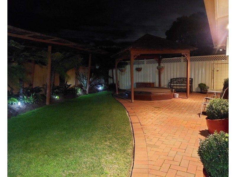 10 Terront Court, Deer Park VIC 3023
