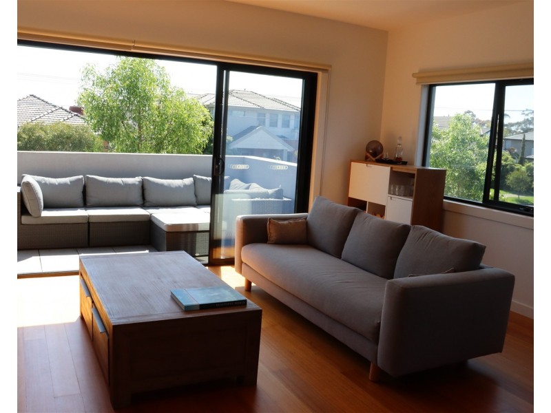 2/15-17 Curie Avenue, Oak Park VIC 3046