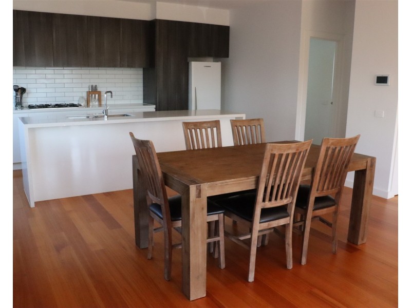 2/15-17 Curie Avenue, Oak Park VIC 3046