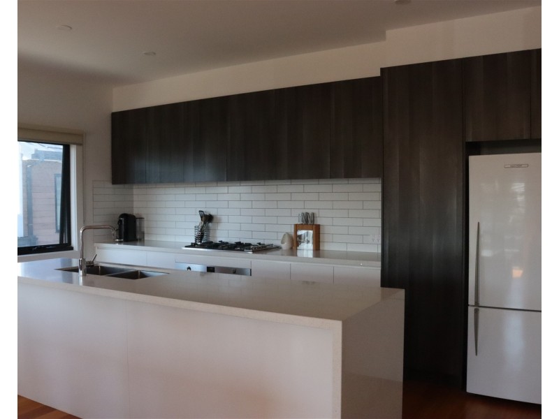 2/15-17 Curie Avenue, Oak Park VIC 3046