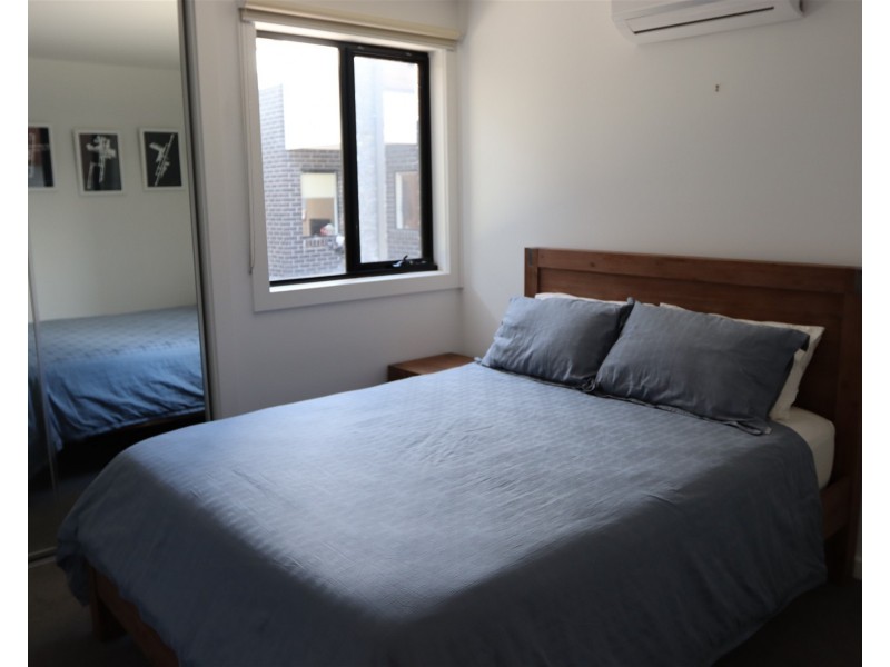 2/15-17 Curie Avenue, Oak Park VIC 3046