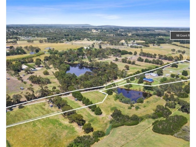 98 Grant Road, Somerville VIC 3912