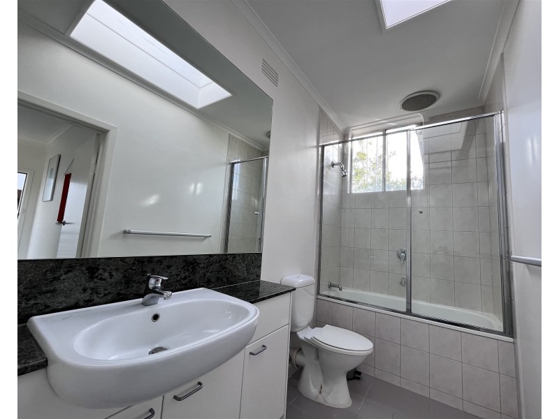 12 Matlock Court, Caulfield North VIC 3161