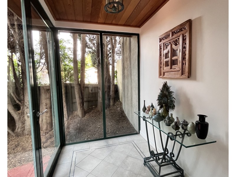 12 Matlock Court, Caulfield North VIC 3161