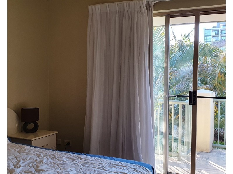 1/37-43  Golden Four Drive, Bilinga QLD 4225