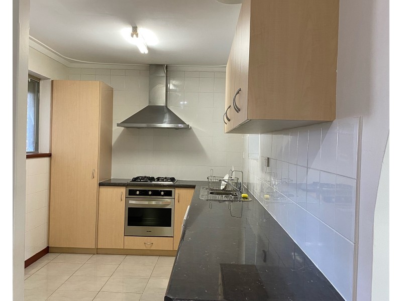 27 Holling street, Maddington WA 6109