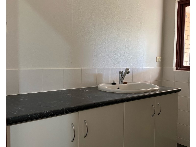 27 Holling street, Maddington WA 6109