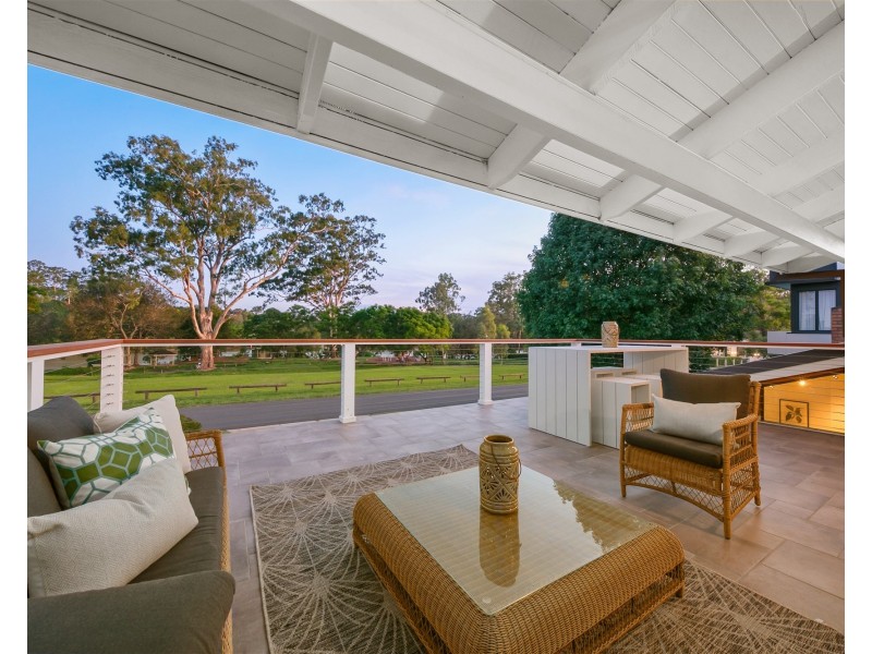 4 Mandalay Street, Fig Tree Pocket QLD 4069