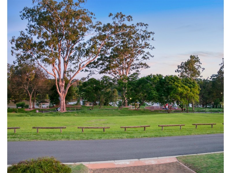 4 Mandalay Street, Fig Tree Pocket QLD 4069