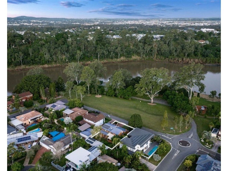 4 Mandalay Street, Fig Tree Pocket QLD 4069