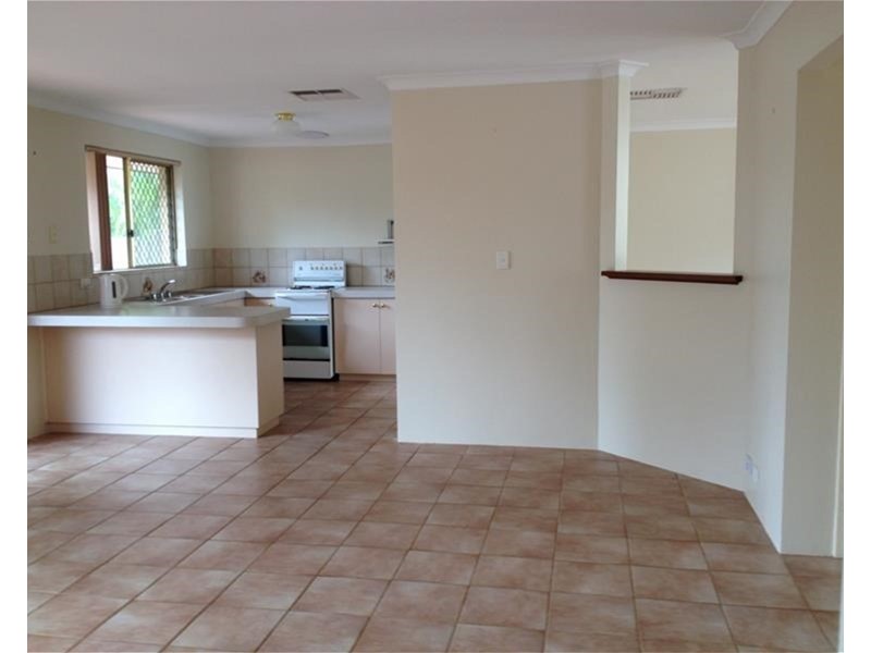 32B Rennie Cres, Hilton WA 6163