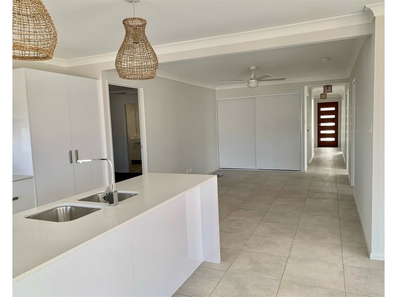 1/7 Darcey Avenue, Cumbalum NSW 2478