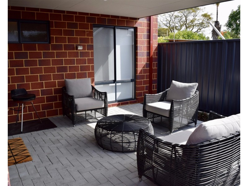 8A Wicklow St, Thornlie WA 6108