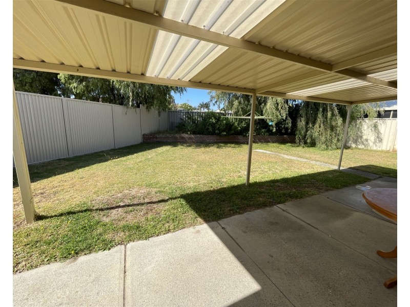 52 Donald Drive, Safety Bay WA 6169