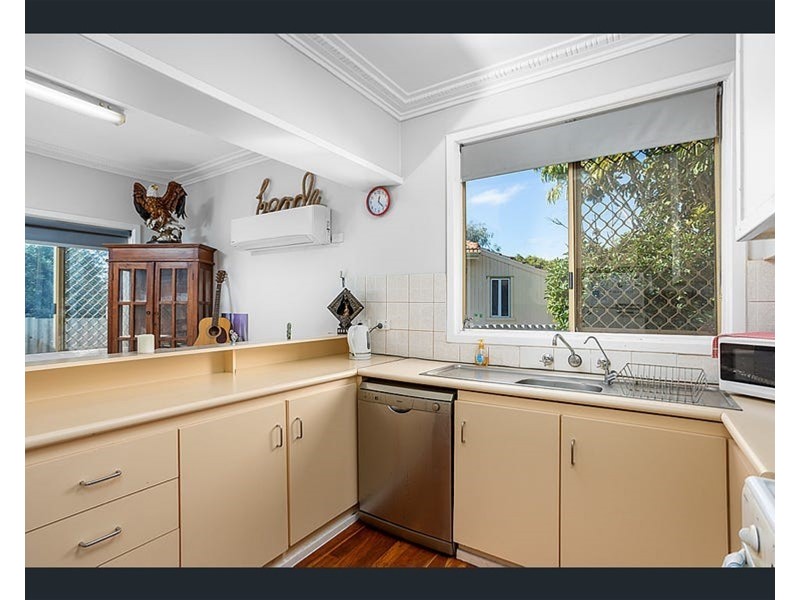 1 Teeluk Road, Carey Park WA 6230