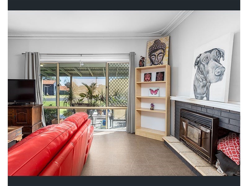 1 Teeluk Road, Carey Park WA 6230