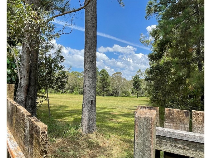 Lot 4/20 Cooee Crescent, Macleay Island QLD 4184