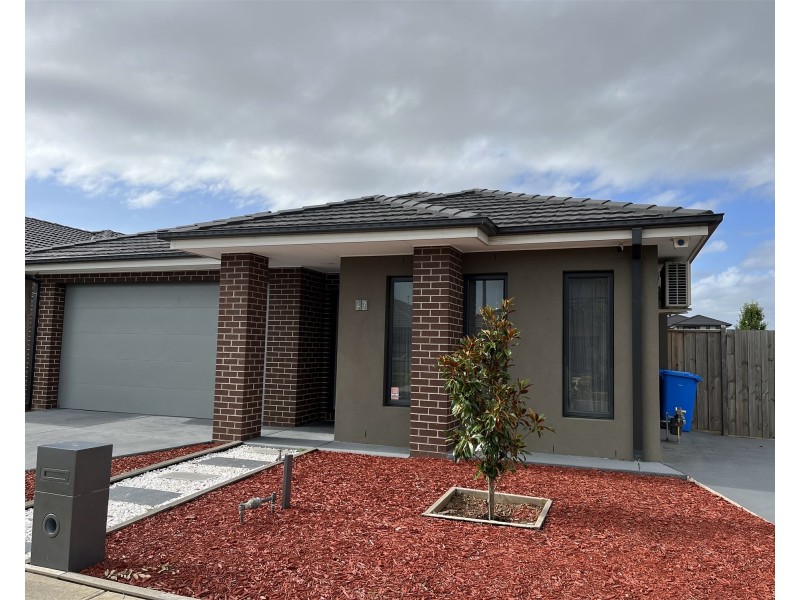 47 Warmbrunn Crescent, Berwick VIC 3806