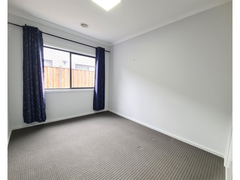 47 Warmbrunn Crescent, Berwick VIC 3806