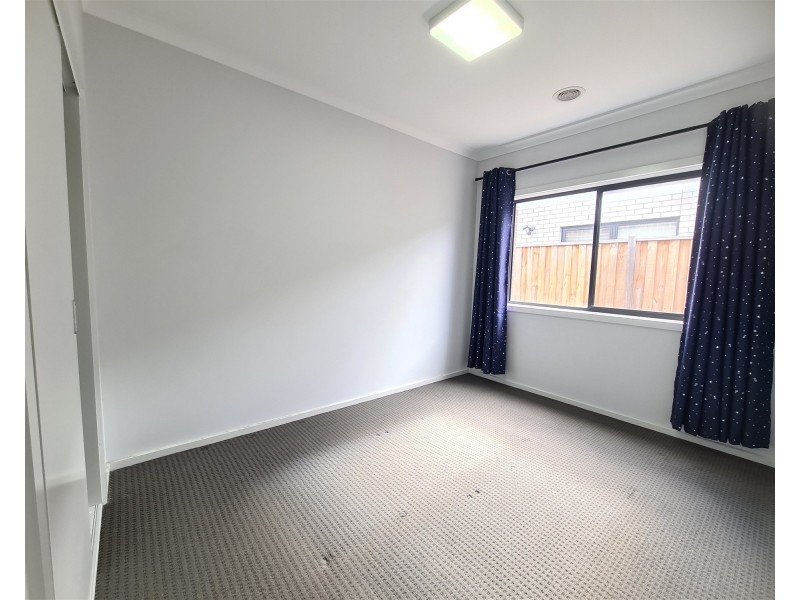 47 Warmbrunn Crescent, Berwick VIC 3806