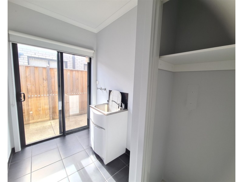 47 Warmbrunn Crescent, Berwick VIC 3806