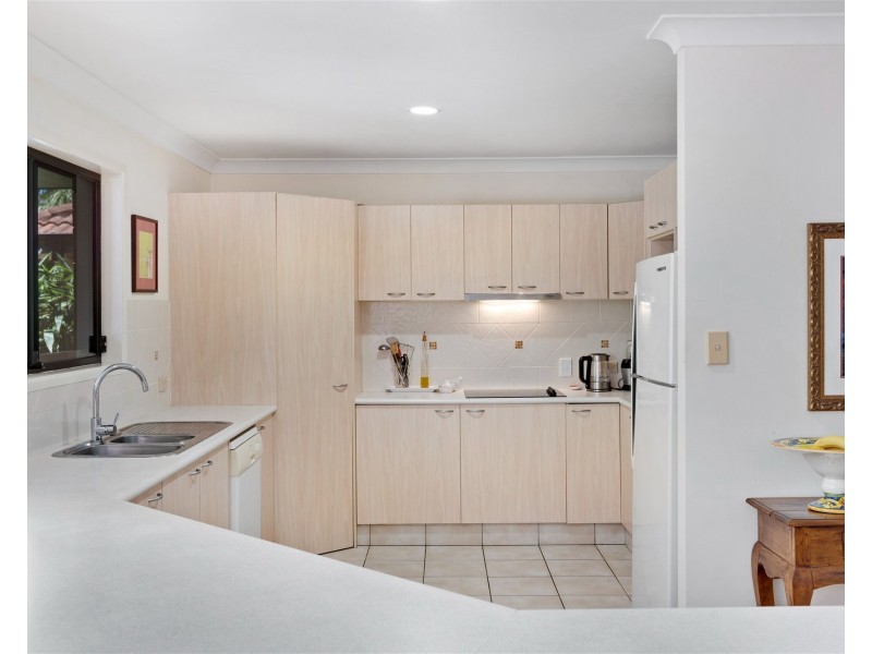 34 Greenbank Circuit, Carrara QLD 4211