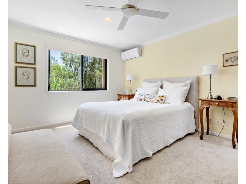 34 Greenbank Circuit, Carrara QLD 4211