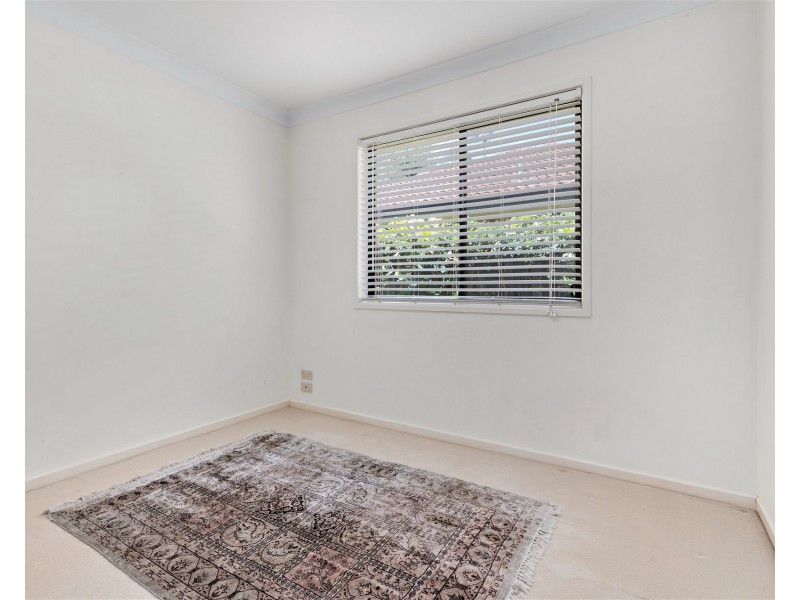 34 Greenbank Circuit, Carrara QLD 4211