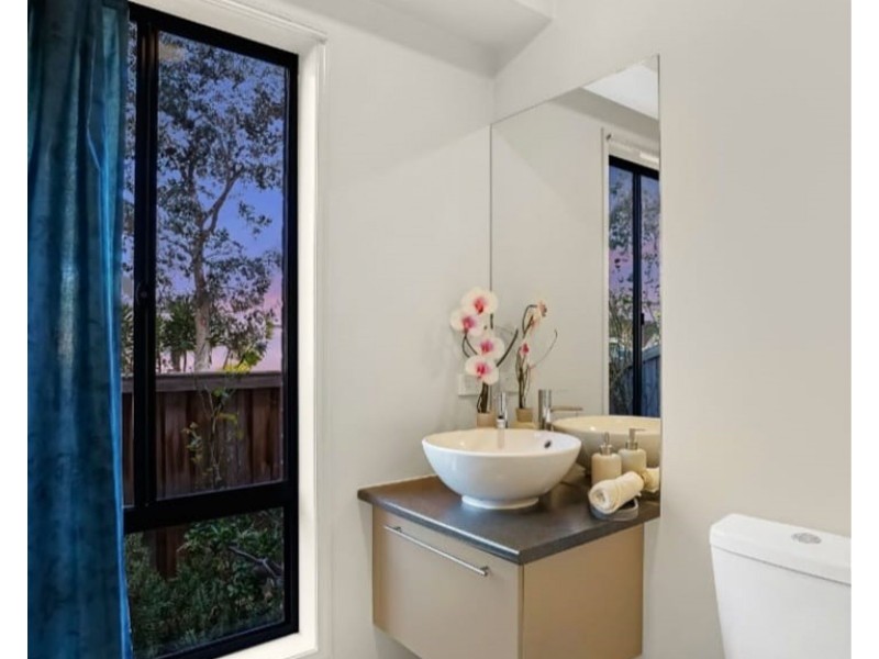 1 Tamborine Avenue, Point Cook VIC 3030