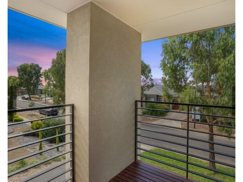 1 Tamborine Avenue, Point Cook VIC 3030