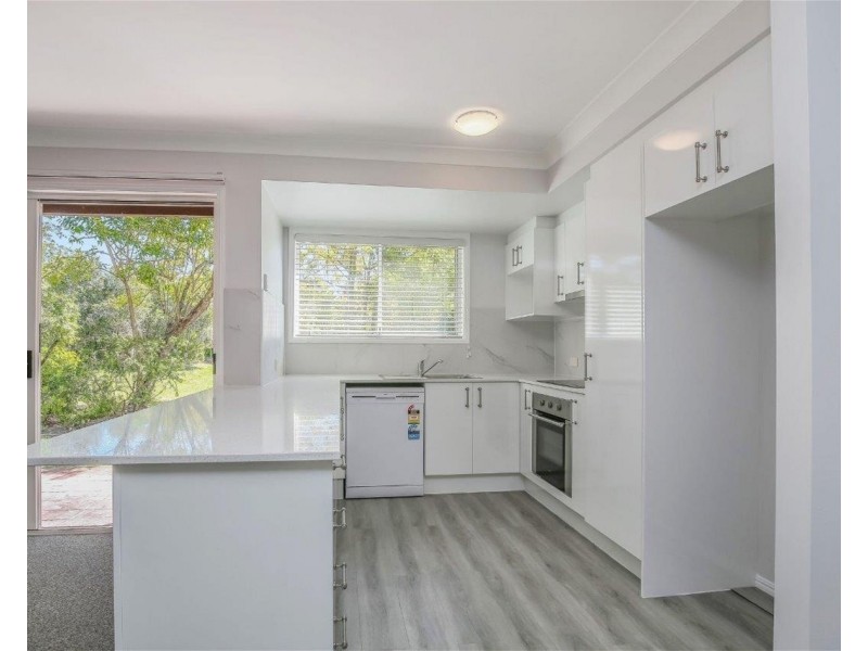 10 Crows Ash Court, Oxenford QLD 4210