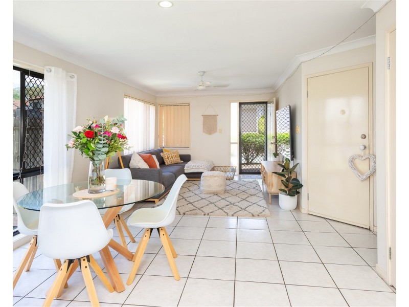33/13 Hervey Street, Pacific Pines QLD 4211