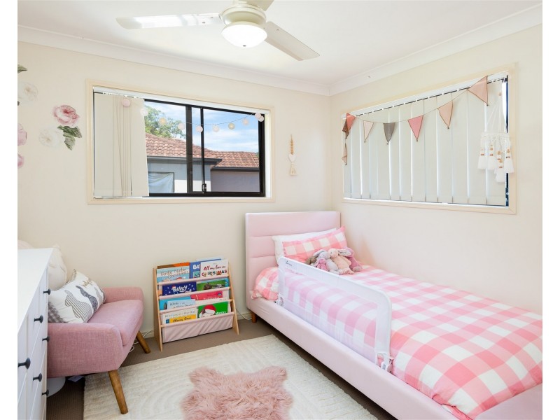 33/13 Hervey Street, Pacific Pines QLD 4211