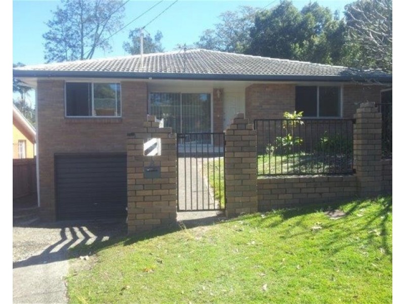 8  Elgata Street, The Gap QLD 4061