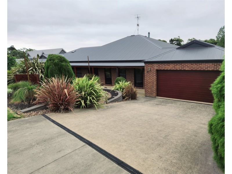 45 Fairway Drive, Newborough VIC 3825