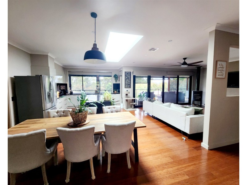 45 Fairway Drive, Newborough VIC 3825