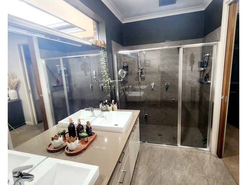 45 Fairway Drive, Newborough VIC 3825