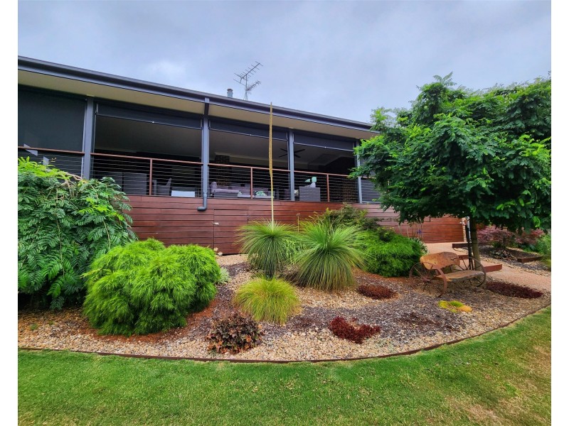 45 Fairway Drive, Newborough VIC 3825