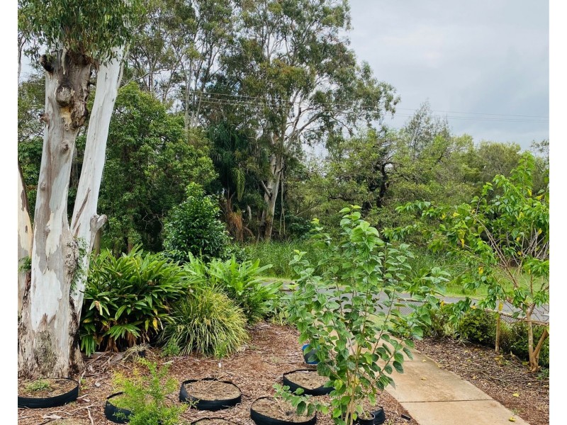 1 Western Road, Macleay Island QLD 4184