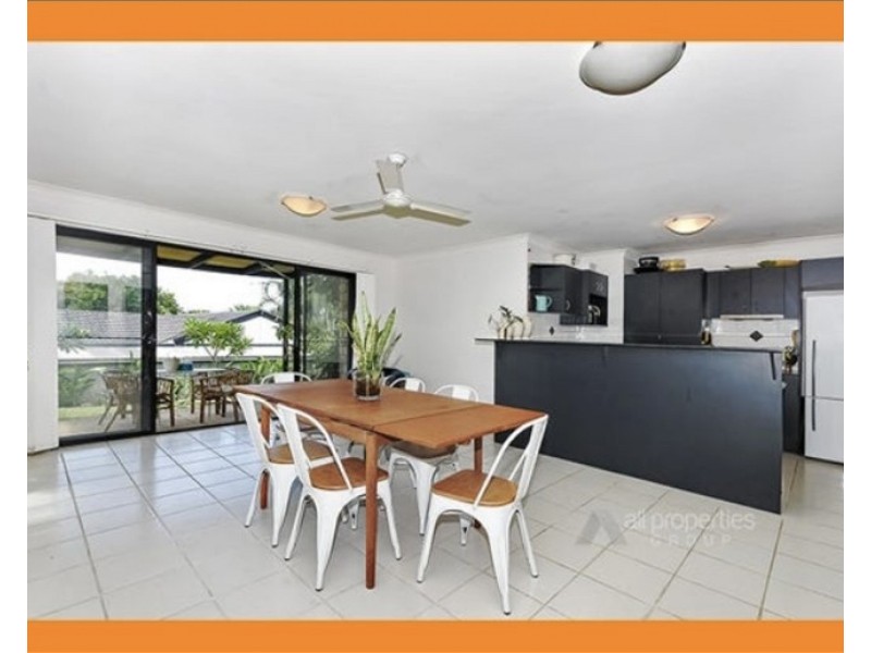 6  Lupus Street, Hillcrest QLD 4118