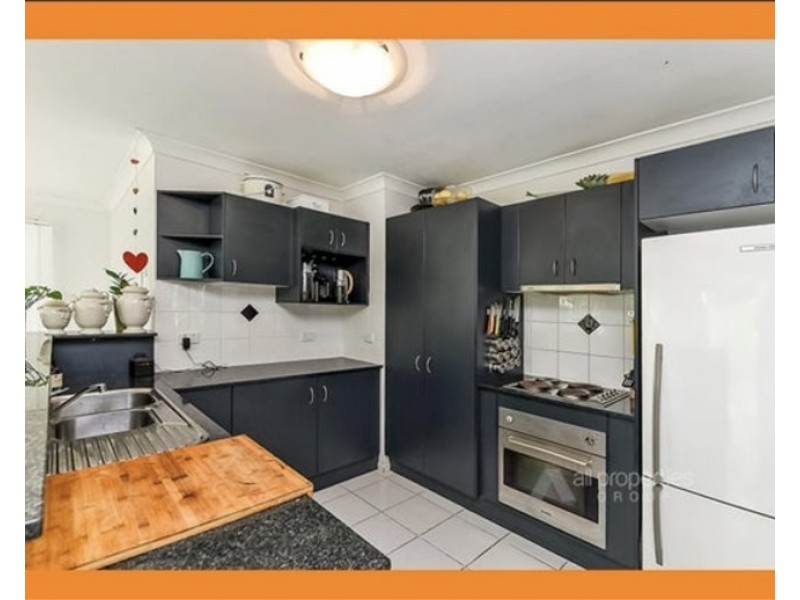 6  Lupus Street, Hillcrest QLD 4118