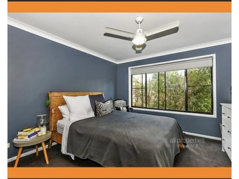 6  Lupus Street, Hillcrest QLD 4118