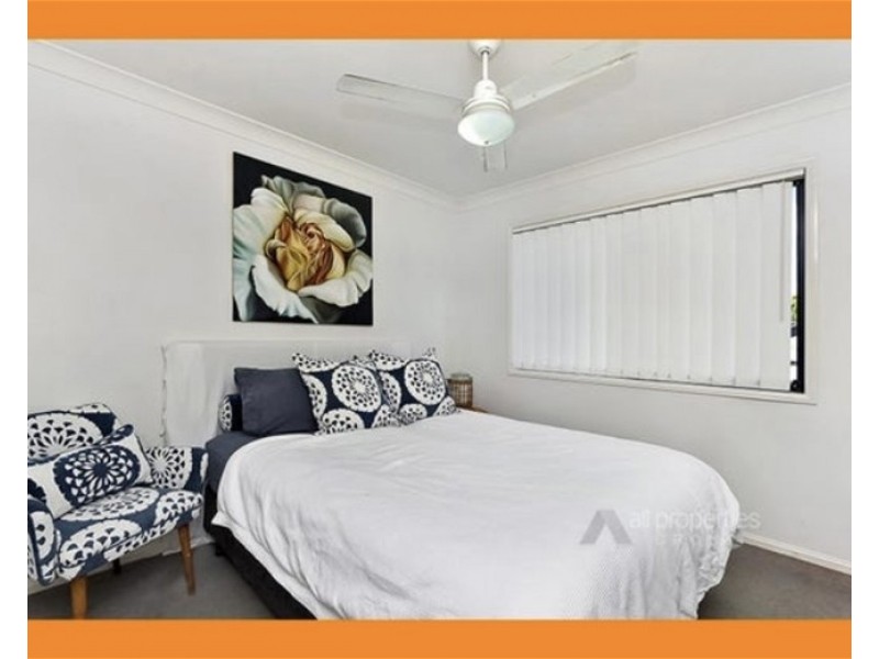 6  Lupus Street, Hillcrest QLD 4118