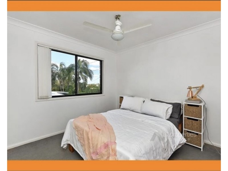 6  Lupus Street, Hillcrest QLD 4118