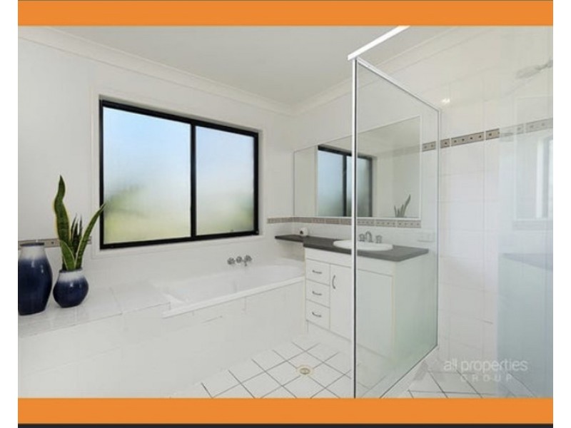 6  Lupus Street, Hillcrest QLD 4118