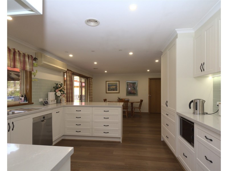 5 Elizabeth Close, Drouin VIC 3818